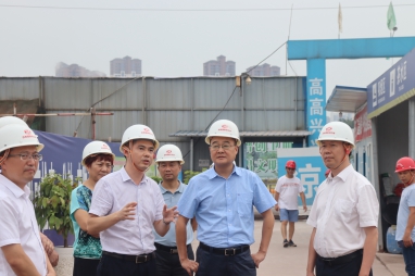 集團(tuán)公司董事長鄧華帶隊(duì)前往內(nèi)江市、隆昌市考察紡織、糧食儲(chǔ)運(yùn)、撬裝加油等項(xiàng)目
