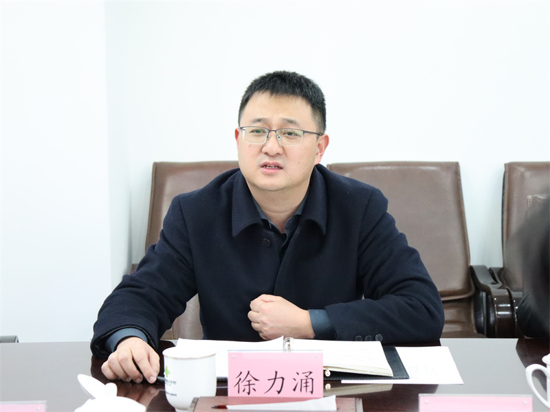 楊武秀會(huì)見(jiàn)萬(wàn)源市委常委、副市長(zhǎng)徐力涌一行