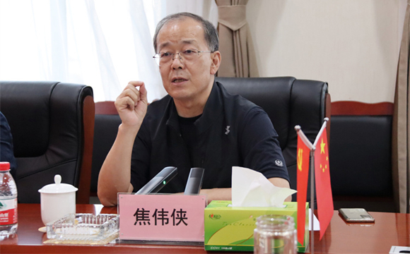 四川省委省政府決策咨詢委員會(huì)、西財(cái)智庫(kù)領(lǐng)導(dǎo)專家蒞臨四川棉麻集團(tuán)指導(dǎo)工作