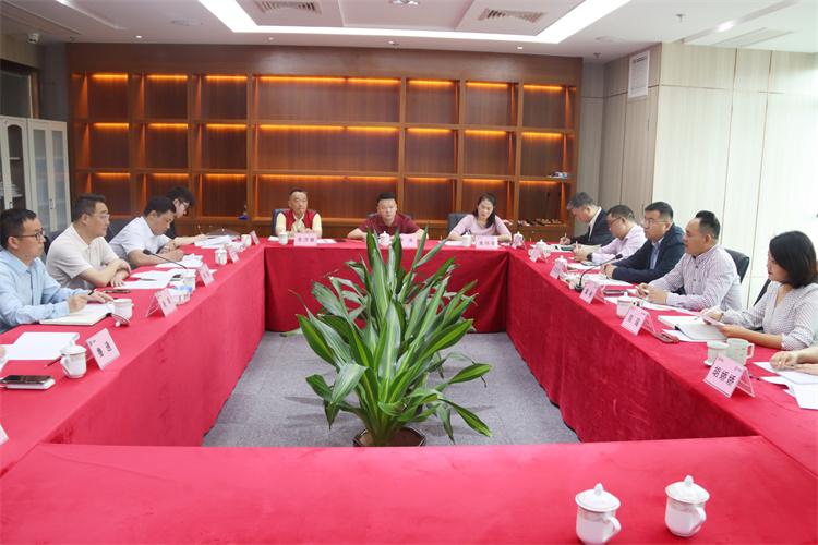 鄧華應(yīng)邀前往廣弘百創(chuàng)供應(yīng)鏈服務(wù)（海南）有限公司、南海商品交易中心洽談合作事宜